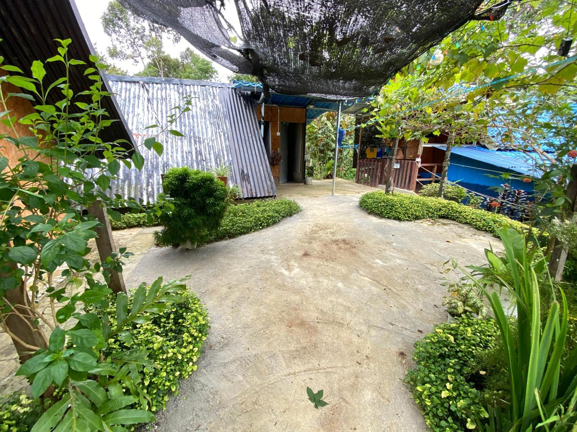 Отель Da Family Mini Garden Ранау Экстерьер фото